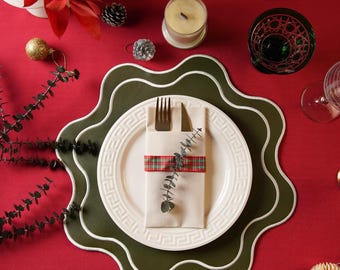 Embroidered Green Placemat: Wavy Edge Faux Leather Table Mat