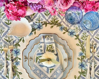 Embroidered Faux Leather Placemat: Scalloped Edge, Waterproof Dining Decor