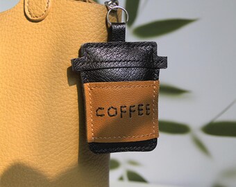 Dije de cuero para bolso de taza de café hecho a mano: Diseño de grano de café bordado