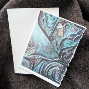 Oeillères - Oeuvre d'art abstraite émouvante | Enveloppe et carte vierges 5 x 7 pouces | Peinture bleue et verte, esprit, rose, oiseau par Amanda Dobney