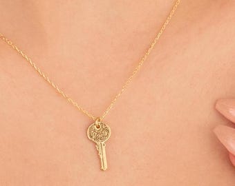 Colgante de llave pequeña, collar minimalista, colgante vintage, delicado, dije de llave, regalo para el amor, regalo para el Día de la Madre
