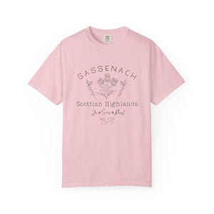 Sassenach Scottish Highlands T-Shirt - Comfort Colors Romance Tee immagine 15