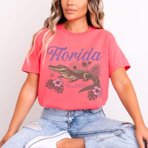 Florida Gator Tshirt Gift for her Unisex Heavy Cotton Tee Summer Loving Tee Cute Tee Florida Shirt Florida Travel Tee Alligator Lover Tee