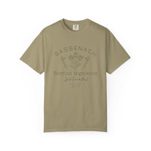 Sassenach Scottish Highlands T-Shirt - Comfort Colors Romance Tee immagine 8