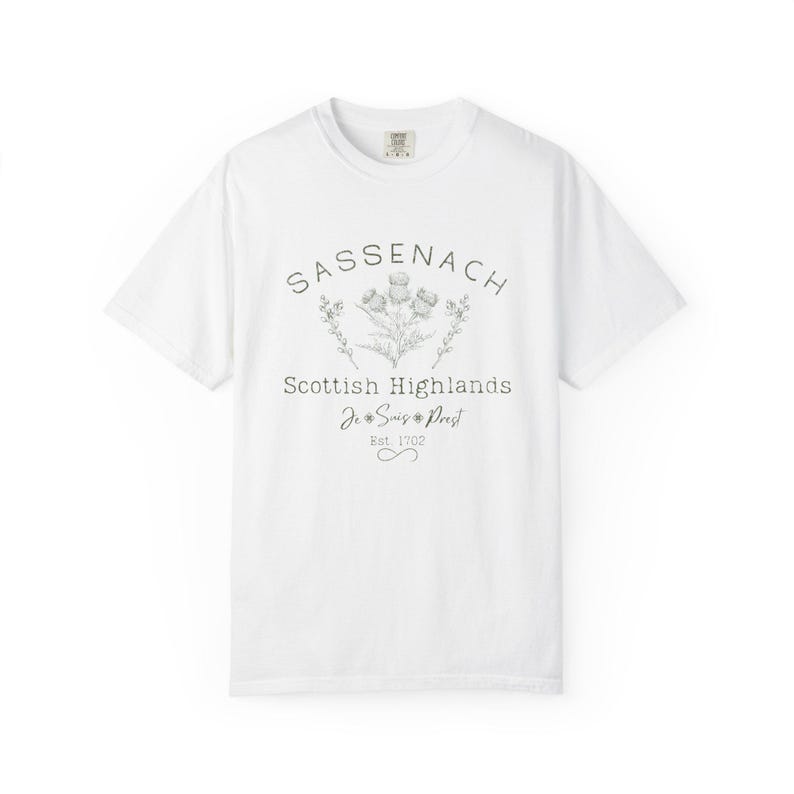 Sassenach Scottish Highlands T-Shirt - Comfort Colors Romance Tee immagine 4