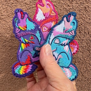 プライド LGBTQ ハウリングウルフ レズビアン トランス レインボー ゲイ ウッフィーズ 刺繍ワッペン