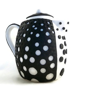 Polka dot teapot black and white