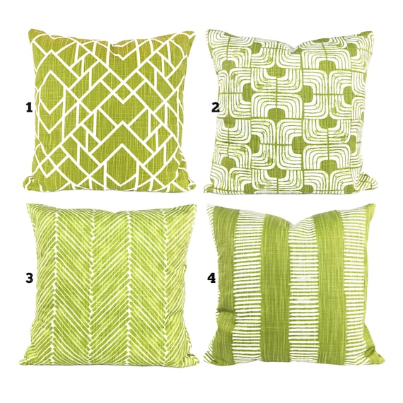 How to mix and match throw pillows - Green With Decor