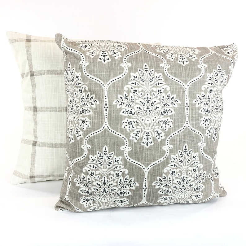 FARMHOUSE Taupe Throw Pillow Covers Decorative Pillows Etsy Italia