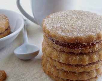 Cinnamon Guava Shortbread Sandwich Cookies