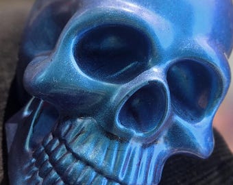 Schedel epoxyhars: glinsterend blauw heidens altaardecor