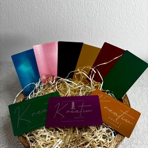 Visitenkarten aus Aluminium in verschiedenen Farben, personalisiert