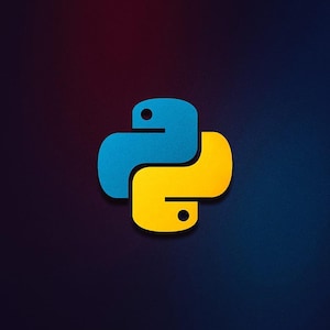 以下が含まれることがあります： 濃い青色の背景に、黄色と青色のPythonロゴが表示されています。