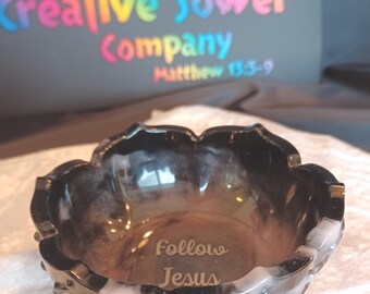 Lotus flower bowl - Black with a light pink - Follow Jesus