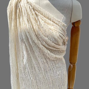 Tessuto di lino e cotone, tessuto a mano, aspetto lavorato a maglia, tessuto naturale tagliato su misura. immagine 3