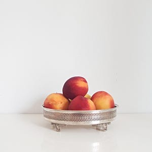Vintage Silverplated Oval Tray: Ornate Rim, Classic Home Decor