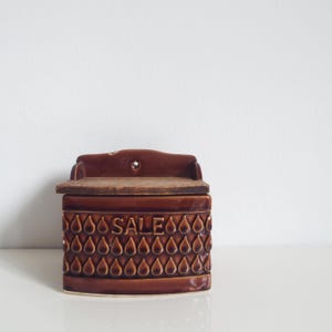 Vintage Mid Century salt cellar with wooden lid, ceramic salt holder, salt box container, kitchen utensils, kitchenware, kitchen decor