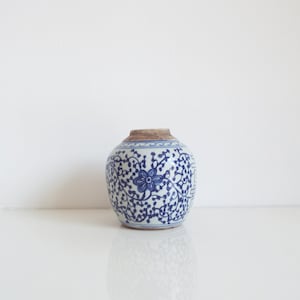 Vintage chinese ginger jar, blue and white ceramics, pottery made in china, small flower vase
