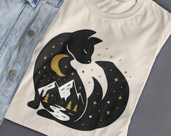 Himmlisches Fuchs-T-Shirt: Mystisches Mond-Berg-Grafik-T-Stück