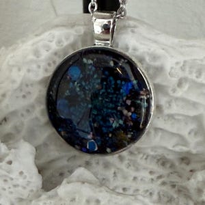 Celestial Resin Necklace, Flower pendant, Mystical Resin Necklace, Galaxy Resin Art Necklace,Modern resin jewelry,Trendy handmade pendant