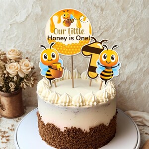 Cute Bee Birthday Cake Topper, 1st Party Smash Decoration, Cake Centerpiece for Kids, Girl or Boy Celebration, Bee Cake Topper, A110