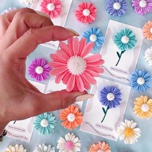 Madeliefjekaars, bloemenkaars, handgemaakte kaars, uniek cadeau, gunsten, kaars, kaarscadeau, zelfzorgcadeau, handgemaakte kaars, lentedecor