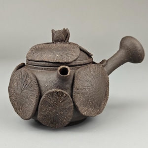 Handcrafted Lotus Leaf Teapot – 160ml | Chamotte Clay, Glazed Interior
