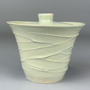 Handcrafted Gaiwan – 200ml | Textured Exterior & Glazed Interior | Wabi-Sabi Inspired Teaware