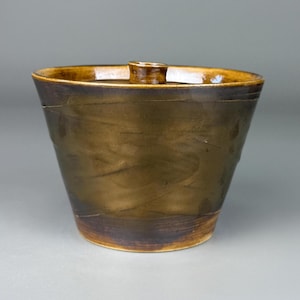 Handcrafted Gaiwan – 280ml | Textured Exterior & Glazed Interior |