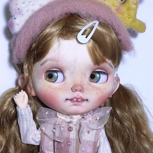 Blythe doll  with a wig