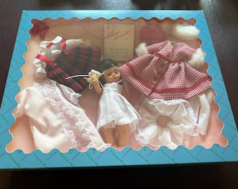 1992 Madame Alexander "Wendy Loves Being Loved" Limited Edition Gift Set.