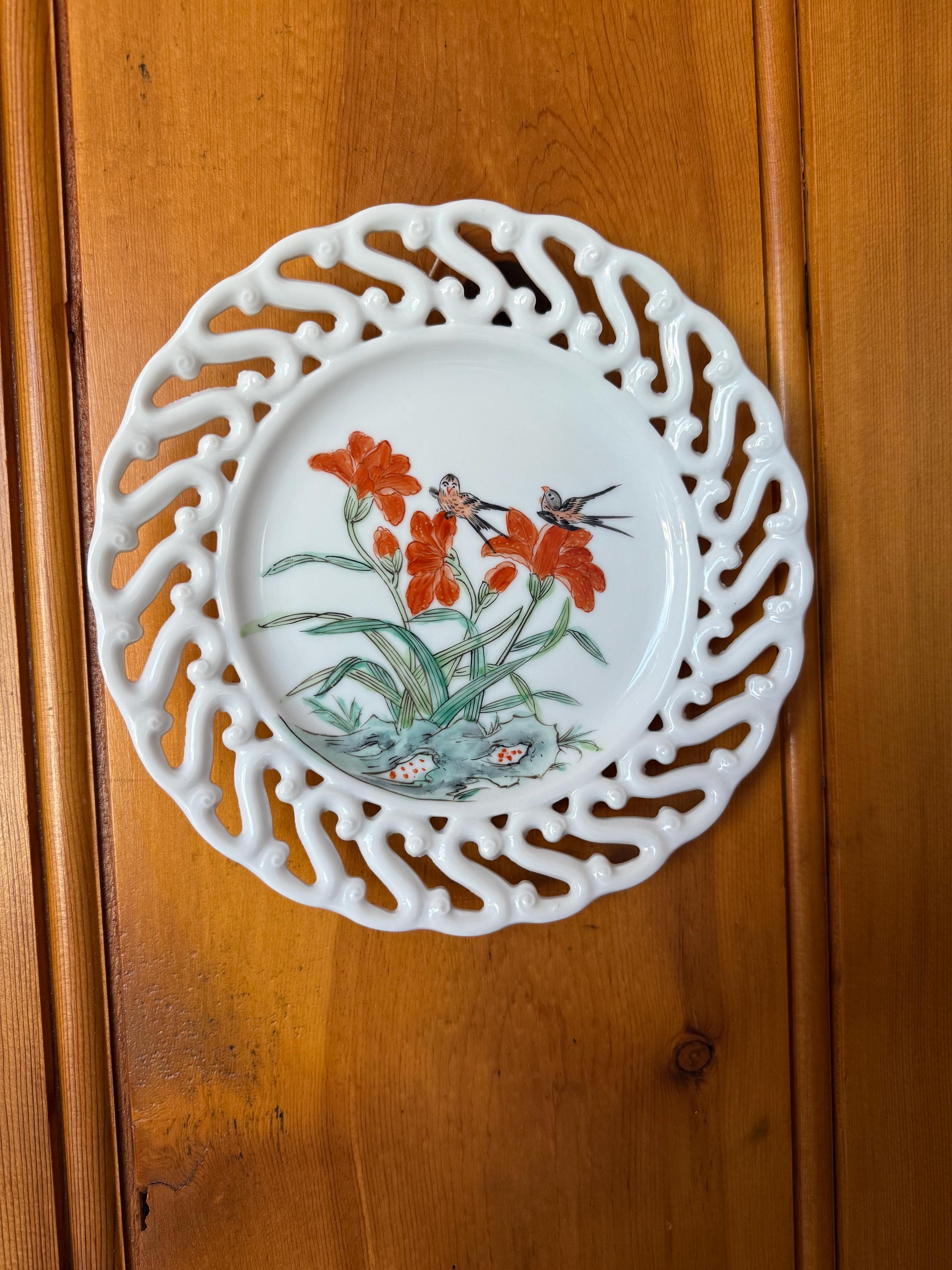 Hand painted in Thailand ハンドペイント 金彩 花文様皿