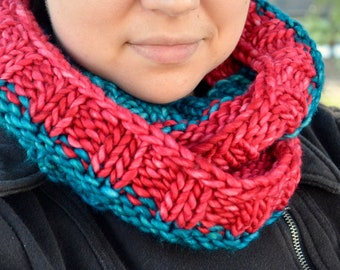 Super Squish Cowl, Striped Reversible Knitting Pattern, Bulky Knit Gift Project, Digital Download