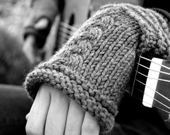 Scarlett's Gloves Knitting Pattern, Bulky Knit, Easy Cabled Fingerless Gloves, Digital Download