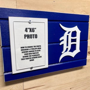 Detroit Tigers old english D picture frame holds 4&quot;x6&quot; photo, decor