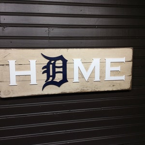 Old English D Detroit Tigers HOME plaque, sign image 4