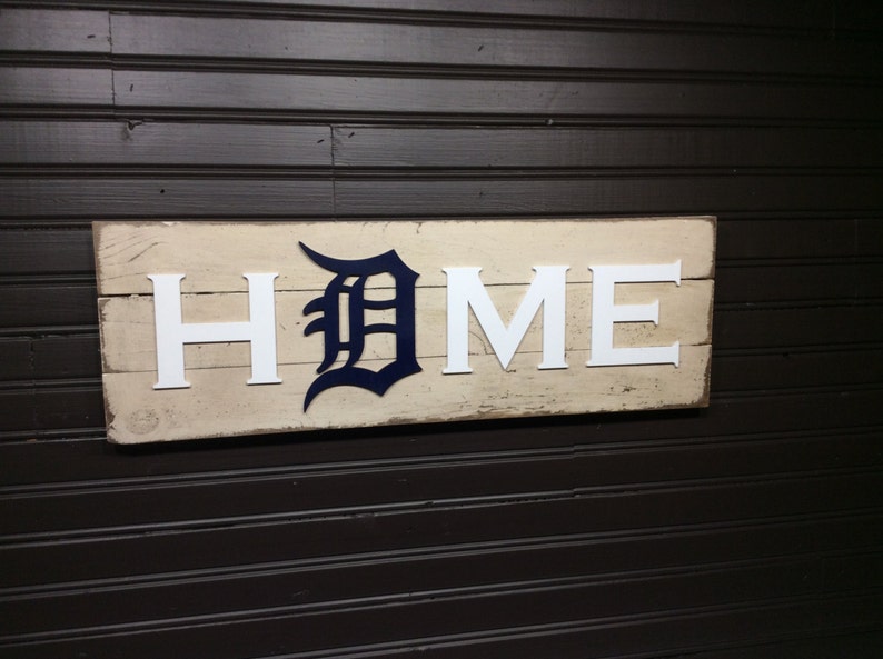 Old English D Detroit Tigers HOME plaque, sign image 4