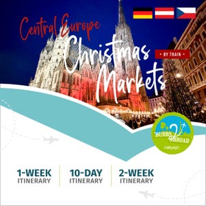 Pode incluir: Um anúncio de viagem para os mercados de Natal da Europa Central. A imagem apresenta uma cidade europeia à noite com uma catedral e uma árvore de Natal. O texto inclui "Mercados de Natal" e durações de itinerário.