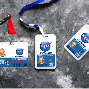Crachá de identificação de astronauta personalizado, crachá de nome espacial, acessório de cosplay para impressão, lembrancinhas de festa do espaço sideral, download digital