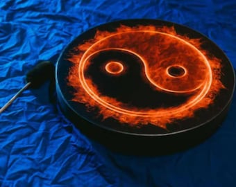 Handgemaakte sjamaantrommel met stok: instrument voor spirituele klankheling | Gratis drumstok