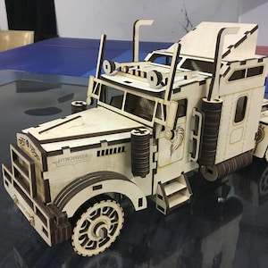 Camion tagliato al laser 3D / Modello in legno 3D Puzzle Vintage / File SVG, CDR, Al Camion americano Giocattolo in legno Download digitale - REGALI