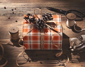 高級オレンジチェック柄ラッピングペーパーロール ホワイトタータンチェック クリスマスギフトラップシート お祝いホリデーパッケージ レトロ可愛い秋クリスマスペーパー