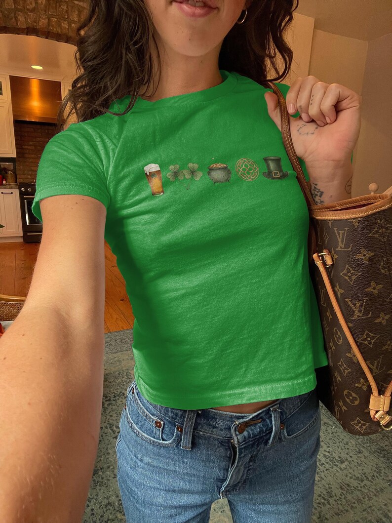 St Patricks Day Shirt, Lucky Clover Tee, Irish Pride T-Shirt, Leprechaun Hat Graphic, St Paddy's Day Party Outfit