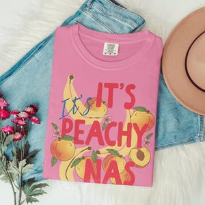 Fun Peachy Graphic Tee, Peach Shirt, Summer Peaches T-shirt, Cute Fruit Print Top, Trendy Fruit Graphic Apparel, Unique Summer Shirt