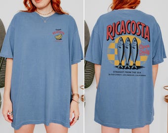 Camiseta estética de pescador de sardinas, sardinas enlatadas, camiseta gráfica retro de mariscos, colores cómodos costeros, amante de la comida oceánica, top vintage de verano