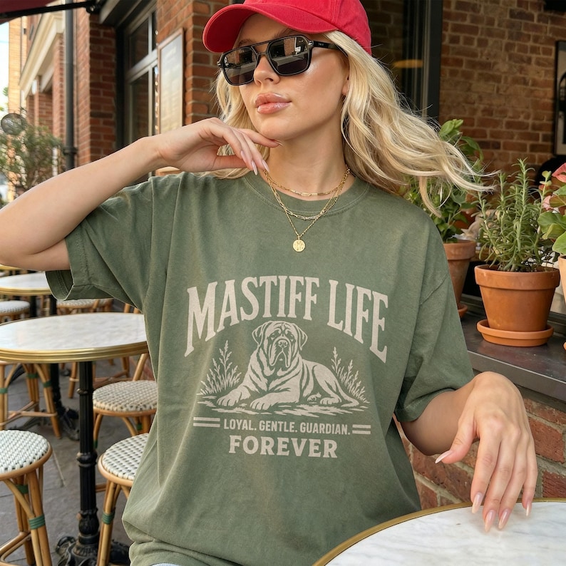 English Mastiff Dog Mastiff Lover Gift Dog Owner Apparel Gentle Giant Dog Tee Mastiff Mom Present Mastiff Dad Apparel Old English Mastiff Moss