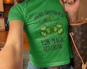 Womens St Patricks Day Baby Tee Y2K Shamrock Crop Top Lucky Irish Celebration Green Shirt Coquette 2000s Style St Paddys Gift Outfit