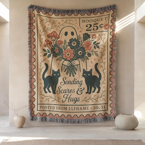 Pink Ghost Throw Blanket Cute Fall Couch Decor Coquette Halloween Bedding Cozy Autumn Pumpkin Blanket for Spooky Room & Ghost Vibes