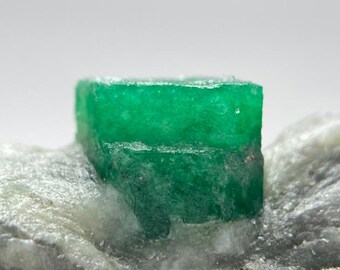 Natural Terminated Emerald Crystal on Matrix Specimen – Swat Pakistan Collector Mineral Display Stone