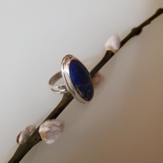 This gorgeous Lapis lazuli is all hand made from stone cutting and polishing to manufacturing the 925 Sterling Silver ring.